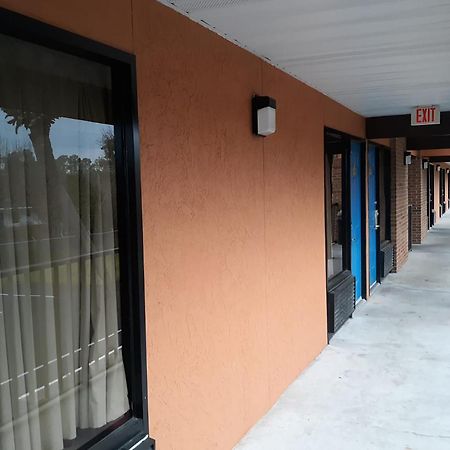 Super Value Inn Valdosta Exterior photo