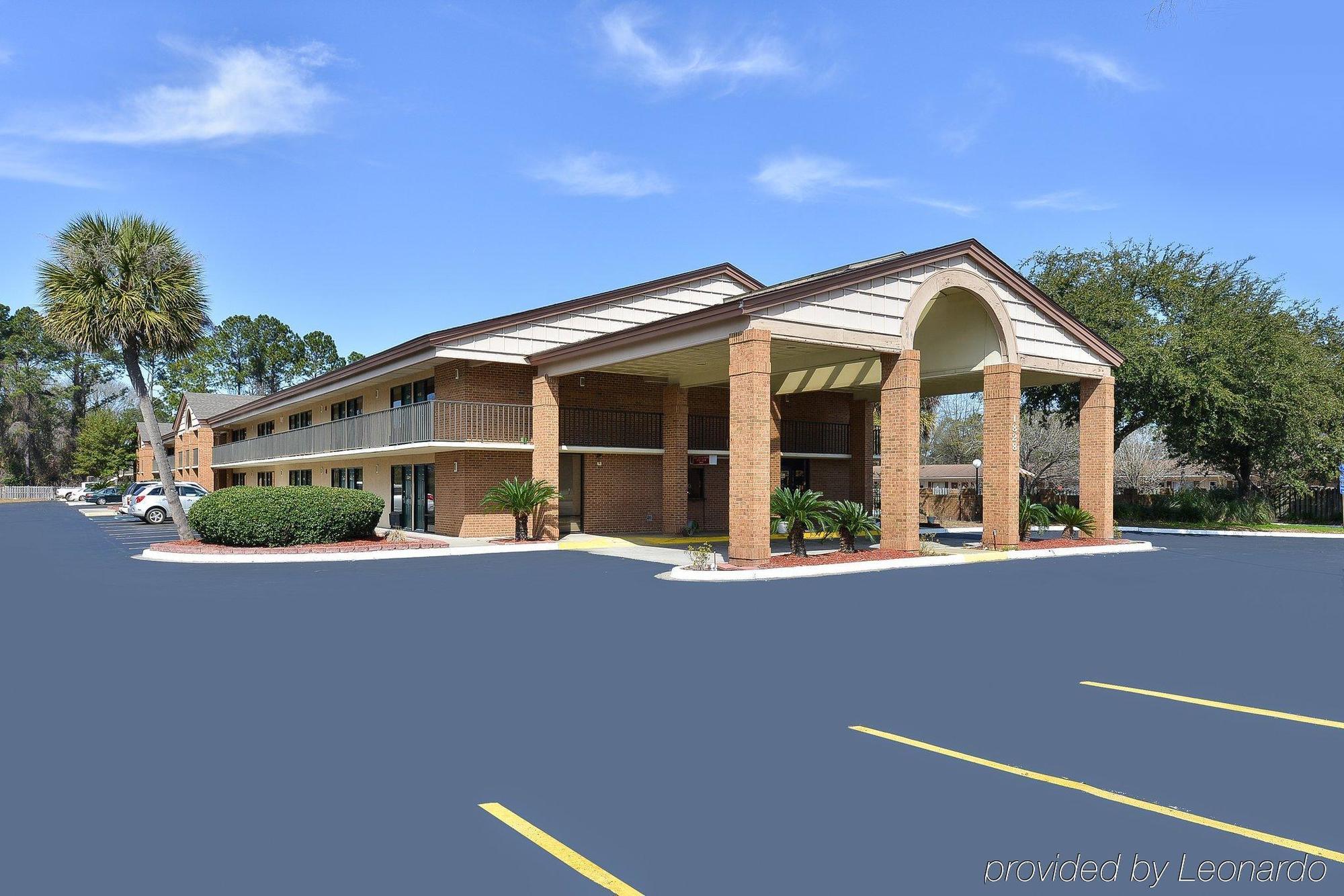 Super Value Inn Valdosta Exterior photo