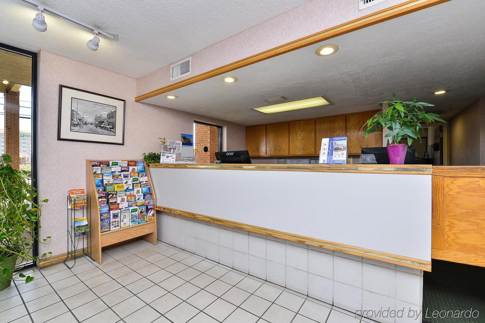 Super Value Inn Valdosta Exterior photo