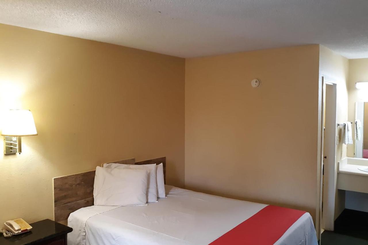 Super Value Inn Valdosta Exterior photo